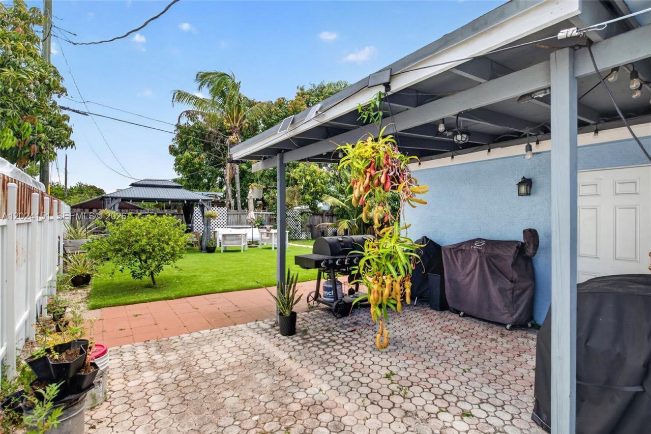 4311 SW 24th St , Fort Lauderdale, FL 33317 Photo
