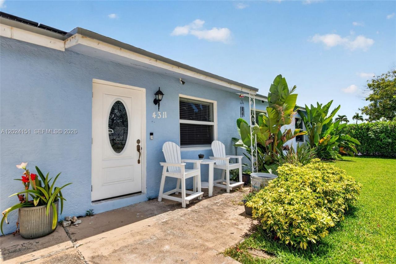 4311 SW 24th St , Fort Lauderdale, FL 33317 Photo