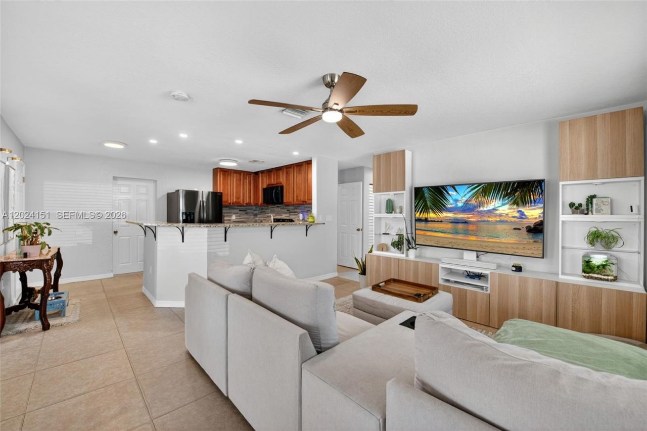 4311 SW 24th St , Fort Lauderdale, FL 33317 Photo