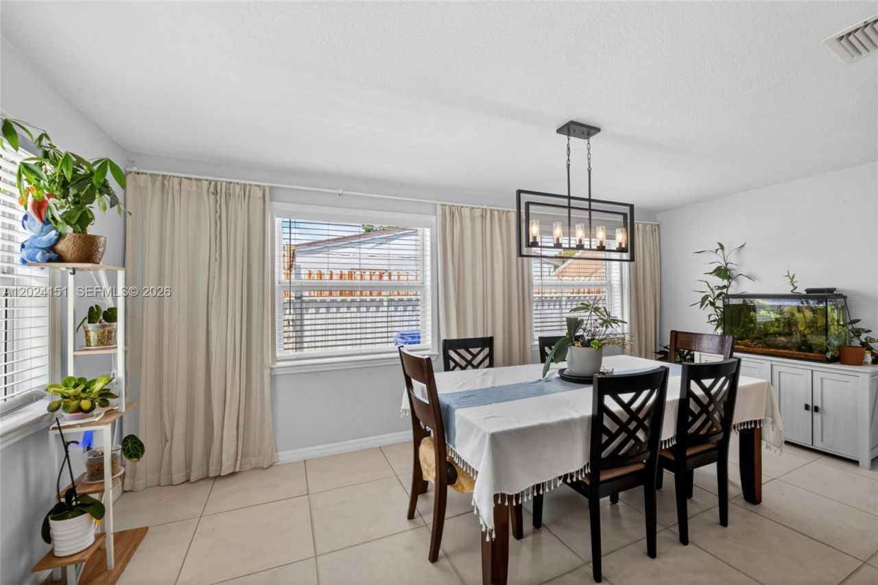 4311 SW 24th St , Fort Lauderdale, FL 33317 Photo