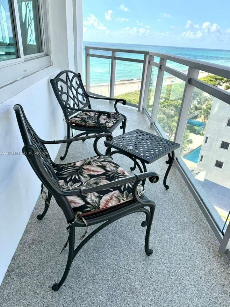 7135 Collins Ave , Unit 815, Miami Beach, FL 33141 Photo