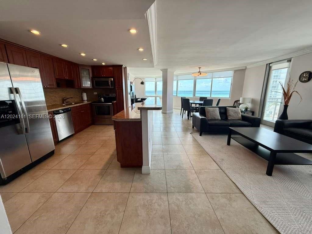 7135 Collins Ave , Unit 815, Miami Beach, FL 33141 Photo