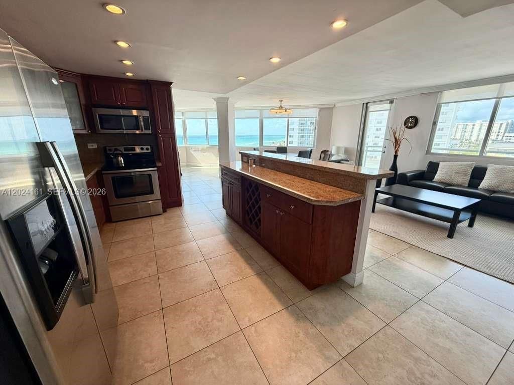 7135 Collins Ave , Unit 815, Miami Beach, FL 33141 Photo