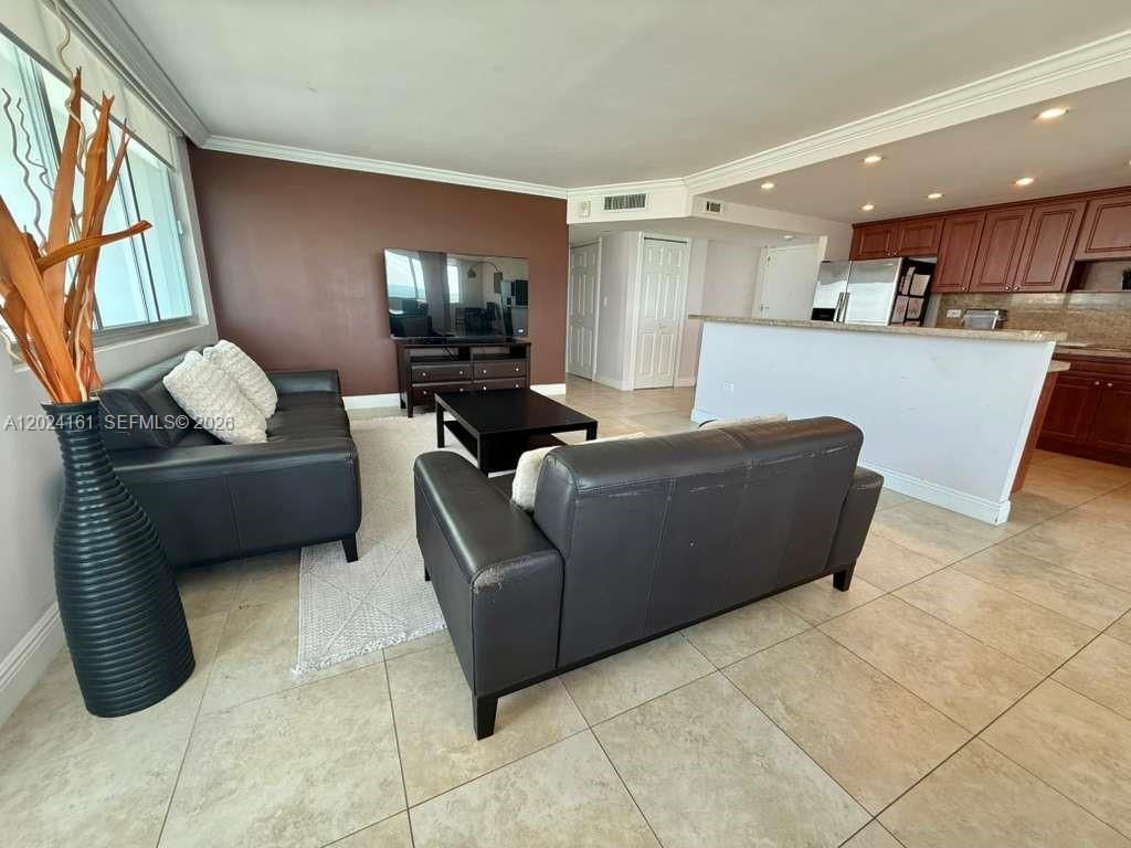 7135 Collins Ave , Unit 815, Miami Beach, FL 33141 Photo