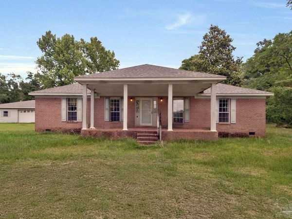 1450 Country Hills Dr, Cantonment, FL 32533