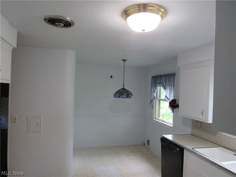 4946 Fairlawn Road, Lyndhurst, OH 44124 Photo 6
