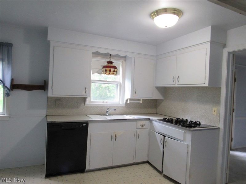 4946 Fairlawn Road, Lyndhurst, OH 44124 Photo 8