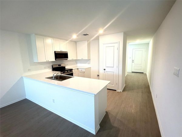 360 Brannigan DR, Jarrell, TX 76537