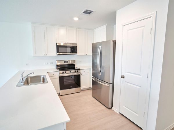 360 Brannigan DR, Jarrell, TX 76537