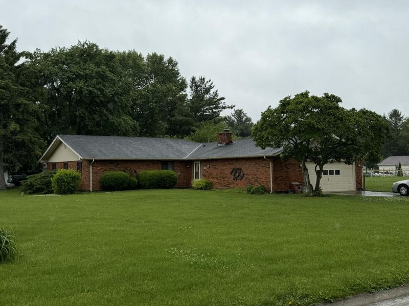 5655 Bradley Drive, Tipp City, OH 45371 Photo 2