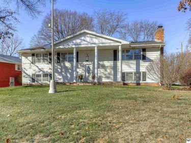 11510 Farnam Street , Omaha, NE 68154