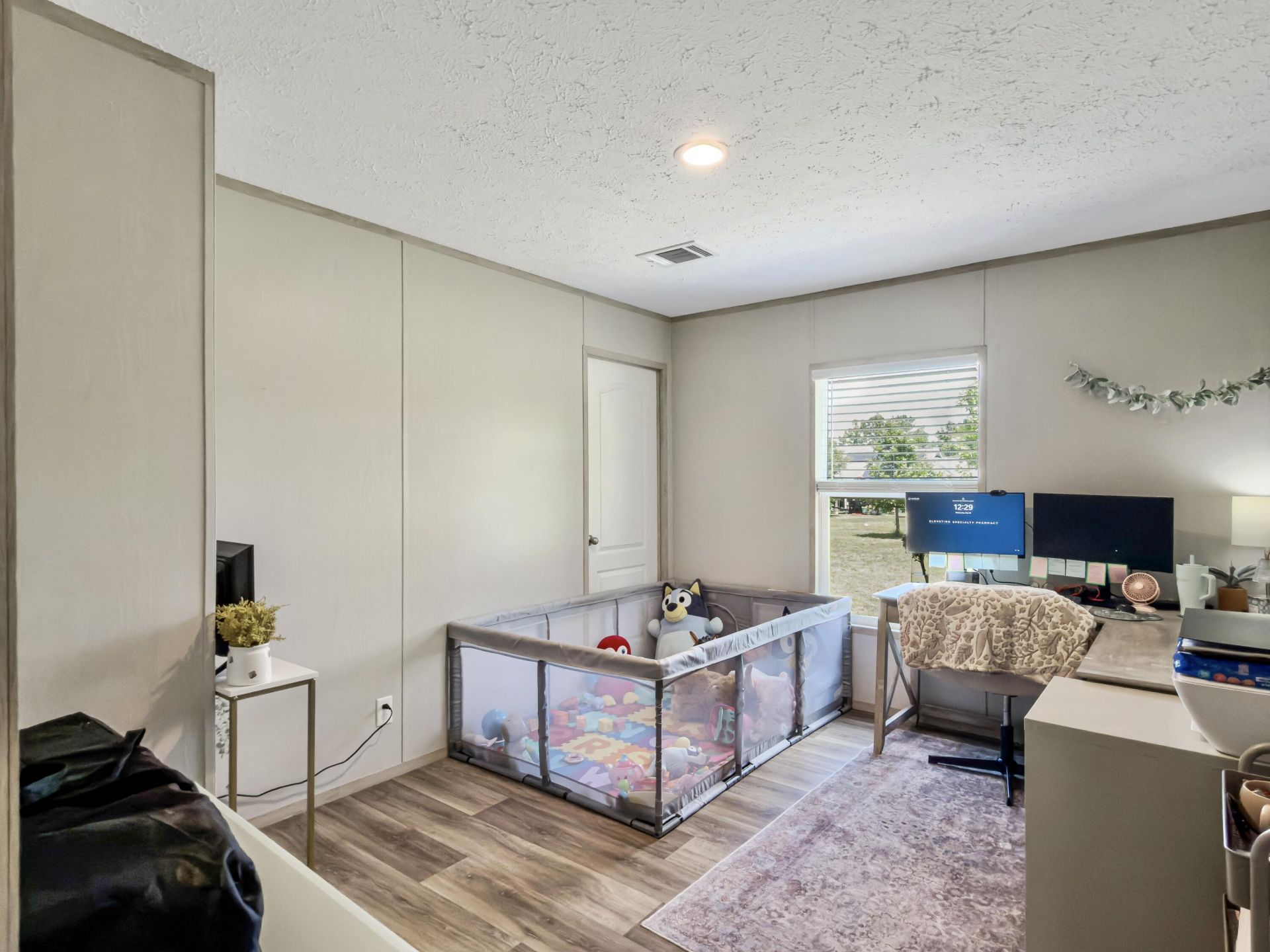 679 Campbell Road Photo 24