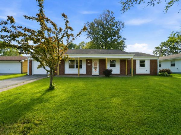 729 Governor Road , Valparaiso, IN 46385