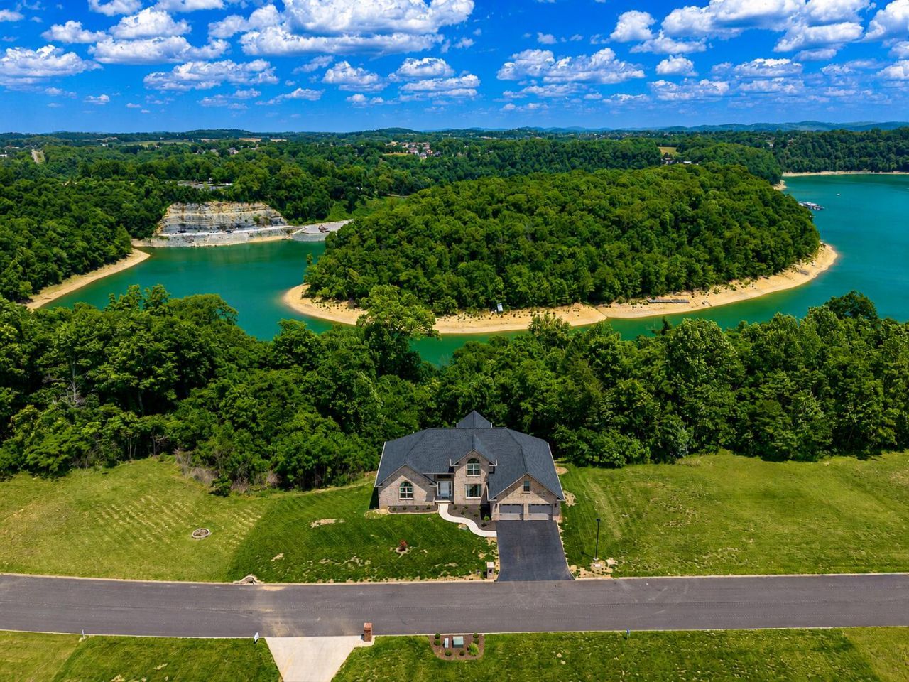 602 Knoll Lane, Nancy, KY 42544