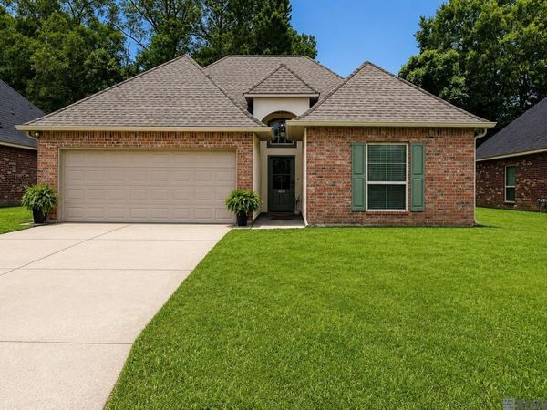10130 Angela Dr, Denham Springs, LA 70706