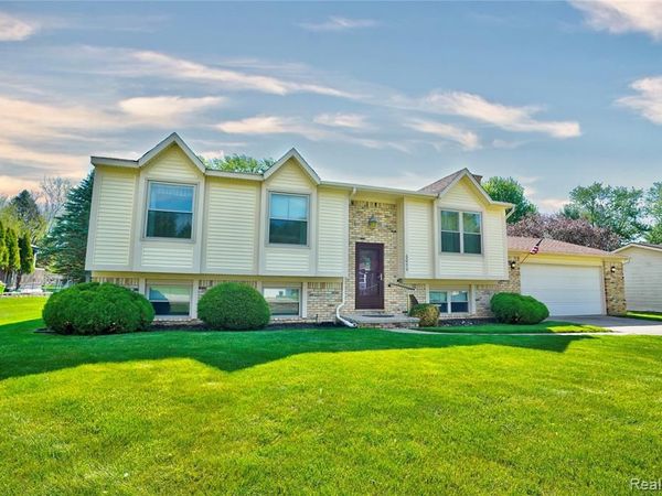 6059 Stockbridge Commons Trail, Grand Blanc Twp, MI 48439
