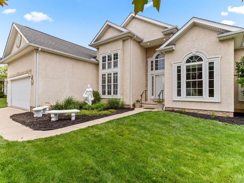 5954 Rainwater Way, Columbus, OH 43228 Photo 1