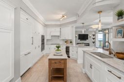 222 S Plaza Court photo 4