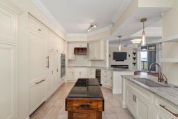 222 S Plaza Court photo 4