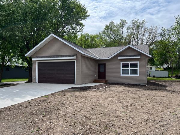 828 Spark Avenue, Albert Lea, MN 56007