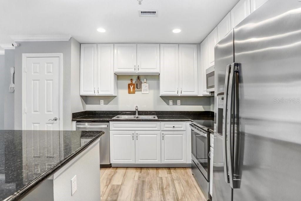 9838 W Park Village Drive, Unit 9838, Tampa, FL 33626 Photo