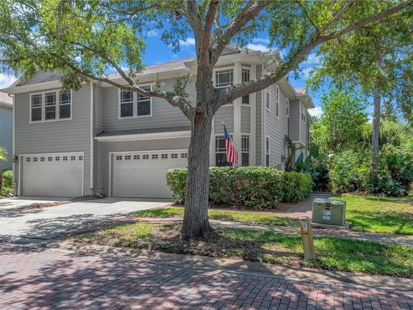 2852 BAYSHORE TRAILS DR, TAMPA, FL 33611