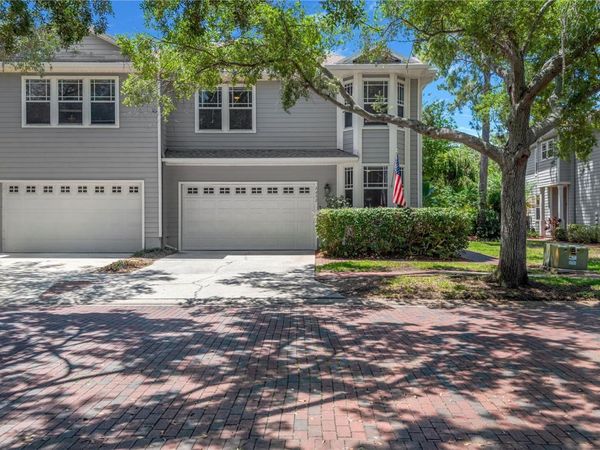 2852 BAYSHORE TRAILS DR, TAMPA, FL 33611