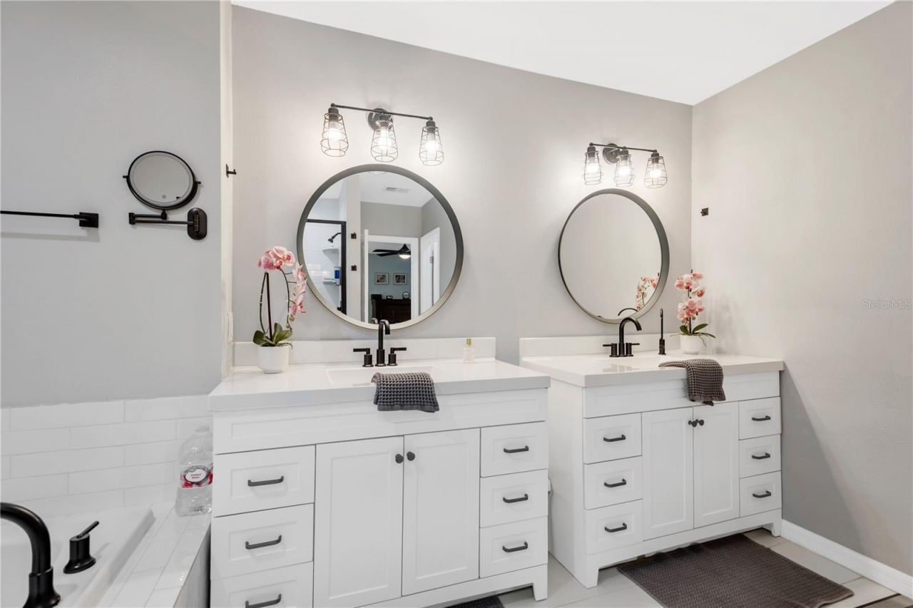 2852 Bayshore Trails Dr, Tampa, FL 33611 Photo