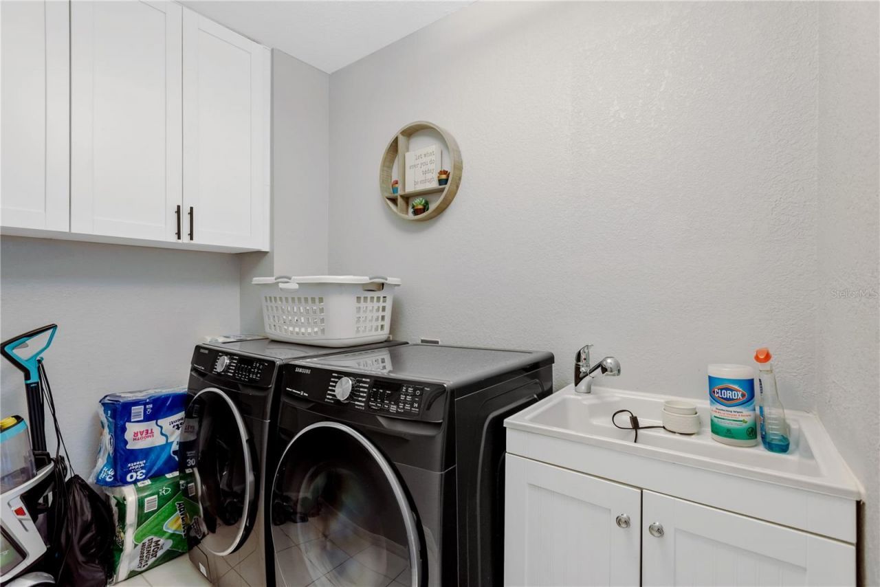 2852 Bayshore Trails Dr, Tampa, FL 33611 Photo