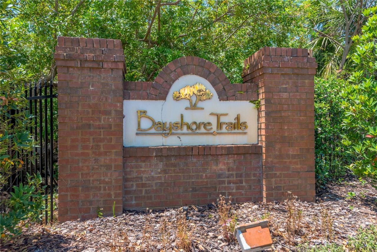 2852 Bayshore Trails Dr, Tampa, FL 33611 Photo