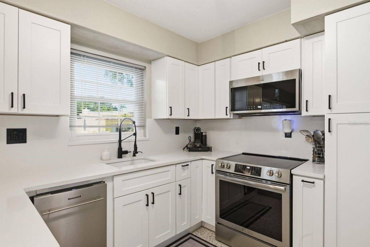 5648 33rd Avenue N, Saint Petersburg, FL 33710 Photo