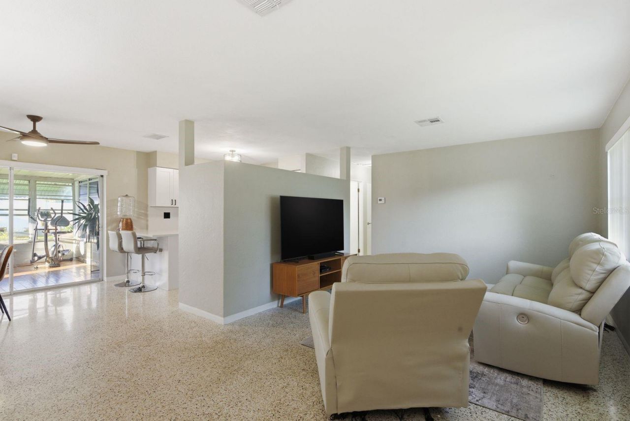 5648 33rd Avenue N, Saint Petersburg, FL 33710 Photo