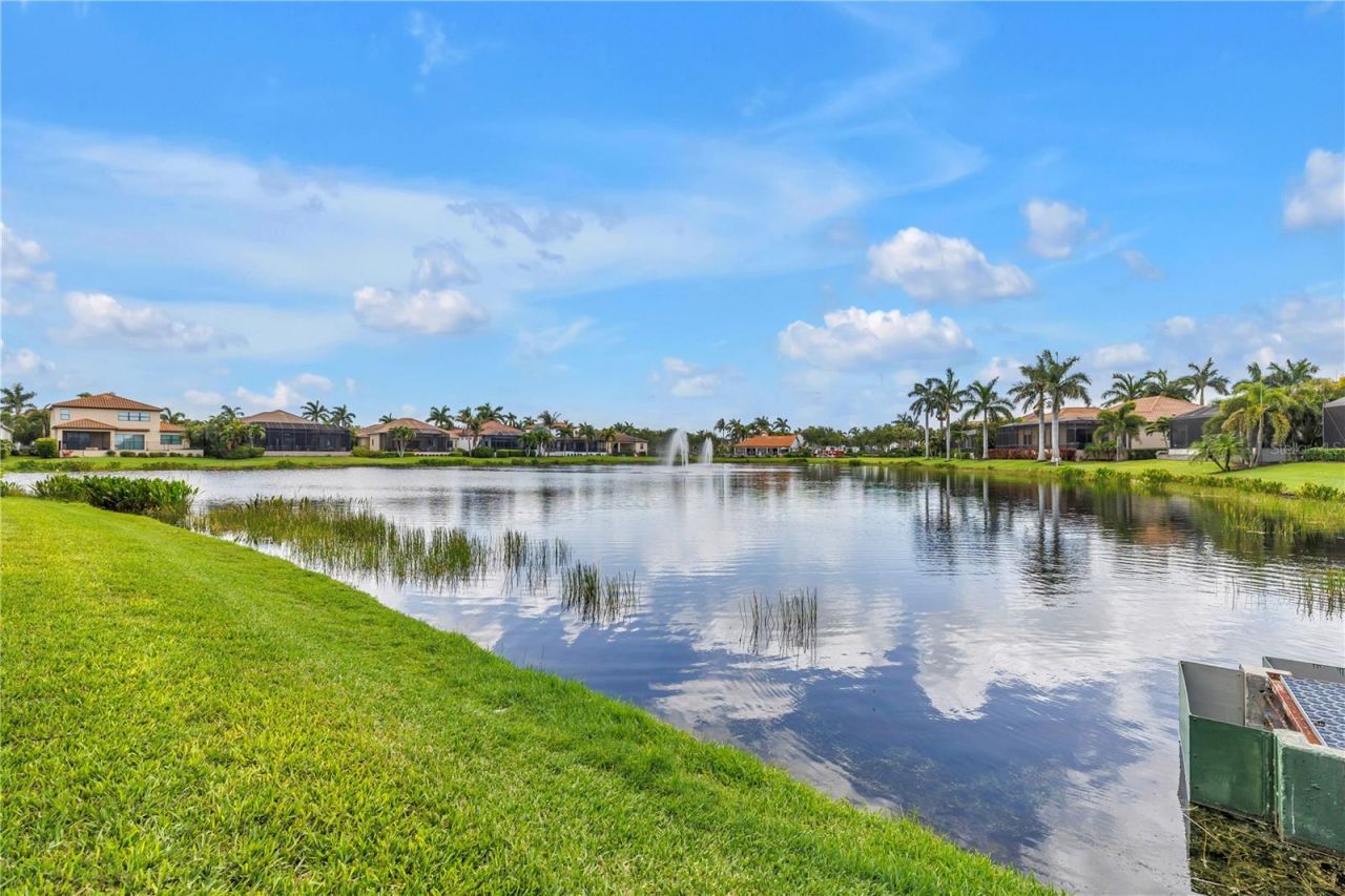 6237 Signature Pointe Lane, Bradenton, FL 34210 Photo