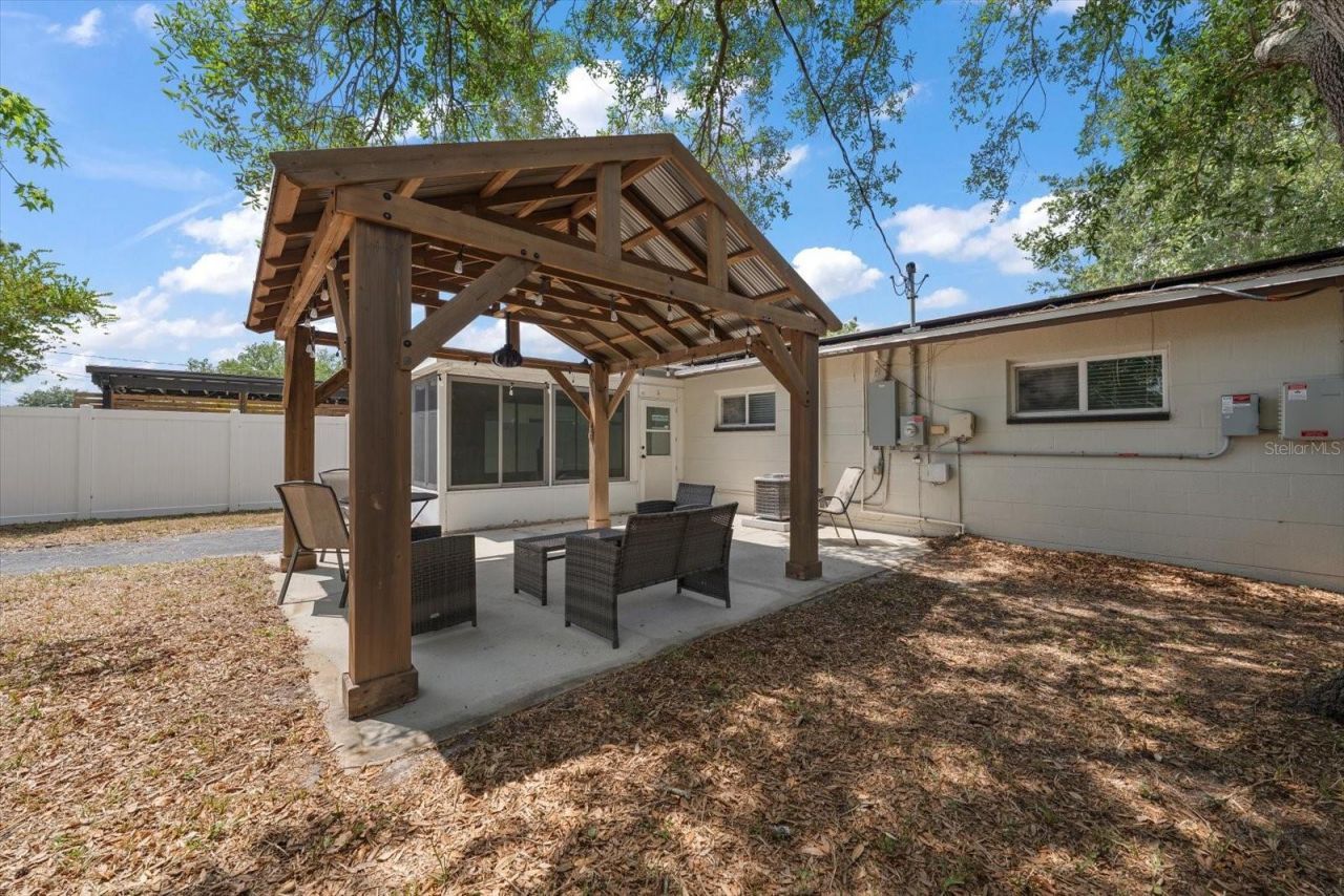 766 90th Avenue N, Saint Petersburg, FL 33702 Photo