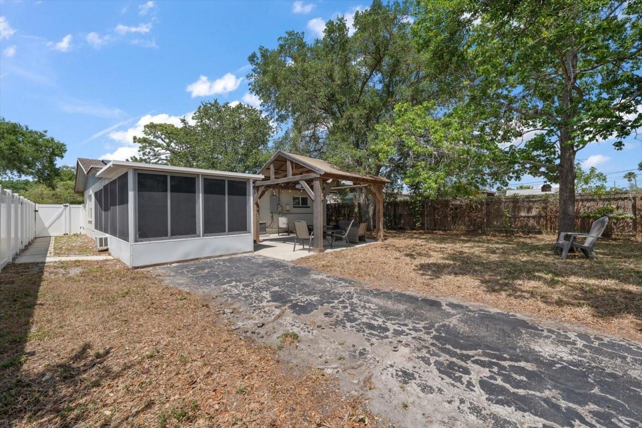 766 90th Avenue N, Saint Petersburg, FL 33702 Photo