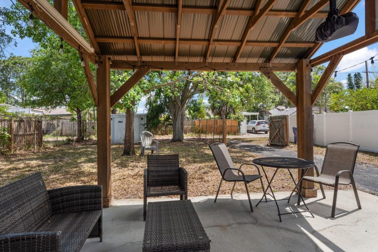 766 90th Avenue N, Saint Petersburg, FL 33702 Photo