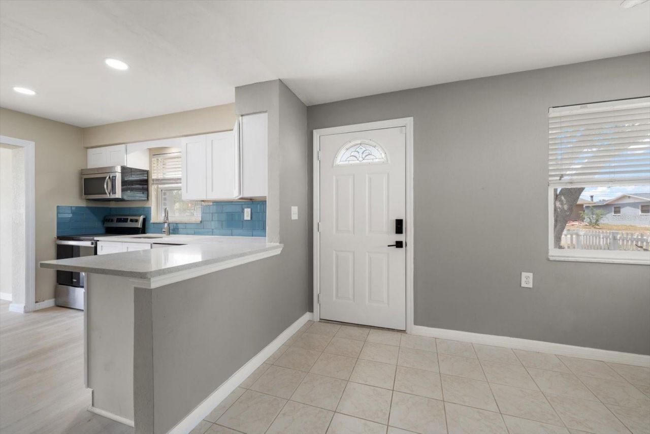 766 90th Avenue N, Saint Petersburg, FL 33702 Photo