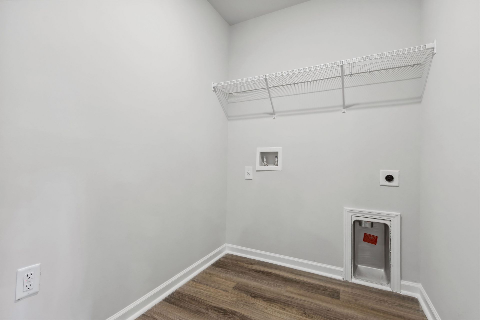960 Caswell Dr. Photo 19
