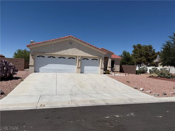 5776 E Badlands Lane, Pahrump, NV 89061