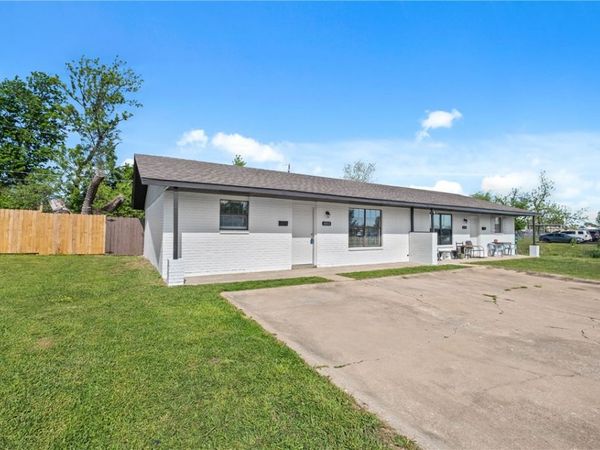 1011 & 1009 W Cypress Street, Rogers, AR 72756