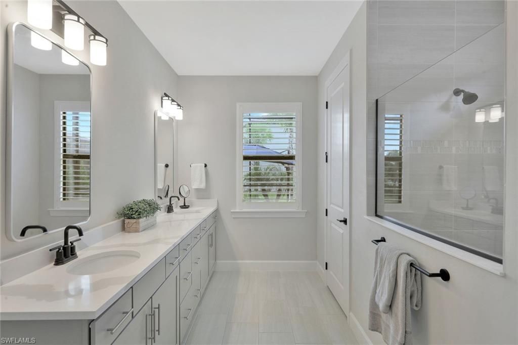 17673 Kinzie Ln, Estero, FL 33928 Photo