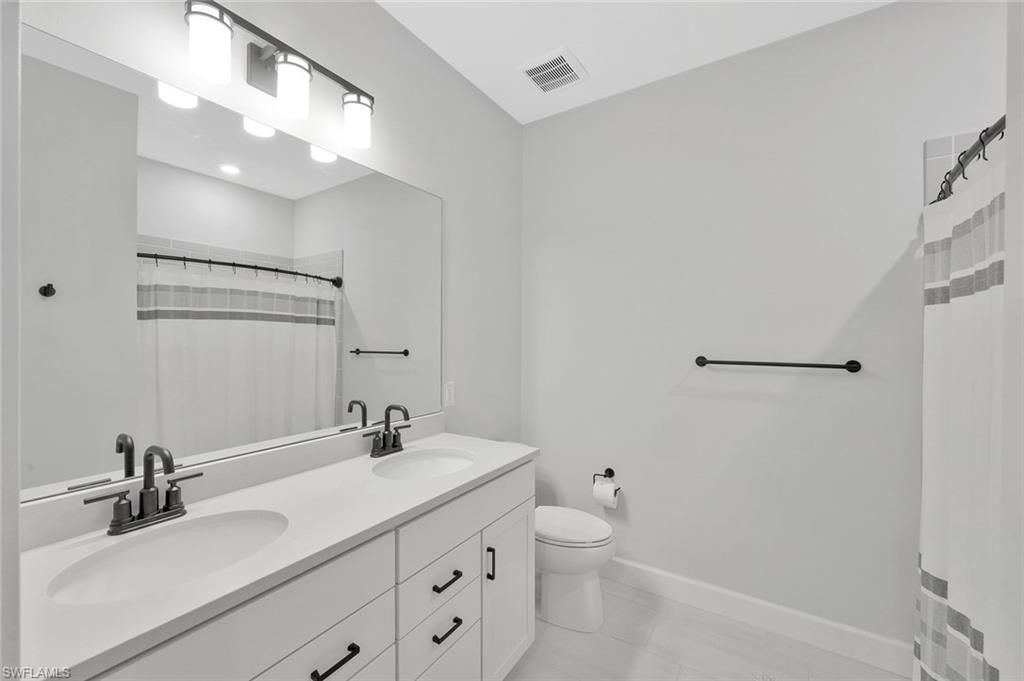 17673 Kinzie Ln, Estero, FL 33928 Photo