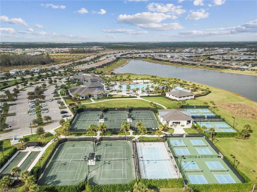 17673 Kinzie Ln, Estero, FL 33928 Photo