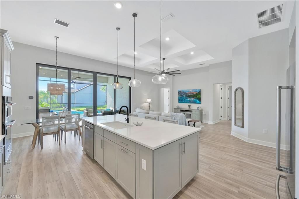 17673 Kinzie Ln, Estero, FL 33928 Photo