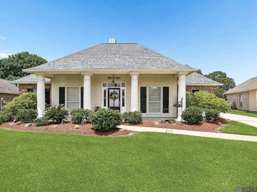 15172 Bluffwood Cir, Prairieville, LA 70769