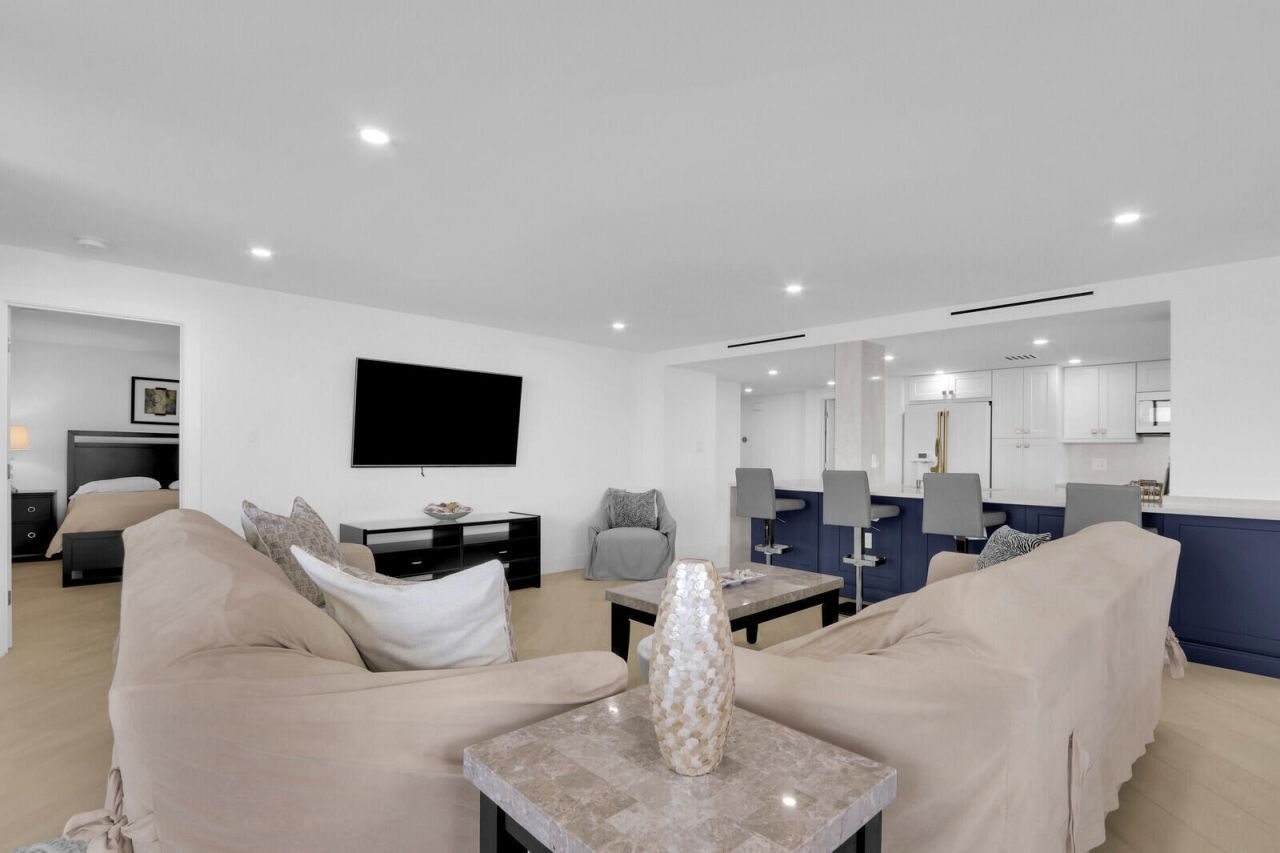 5380 N Ocean Drive, Unit 17e, Singer Island, FL 33404 Photo