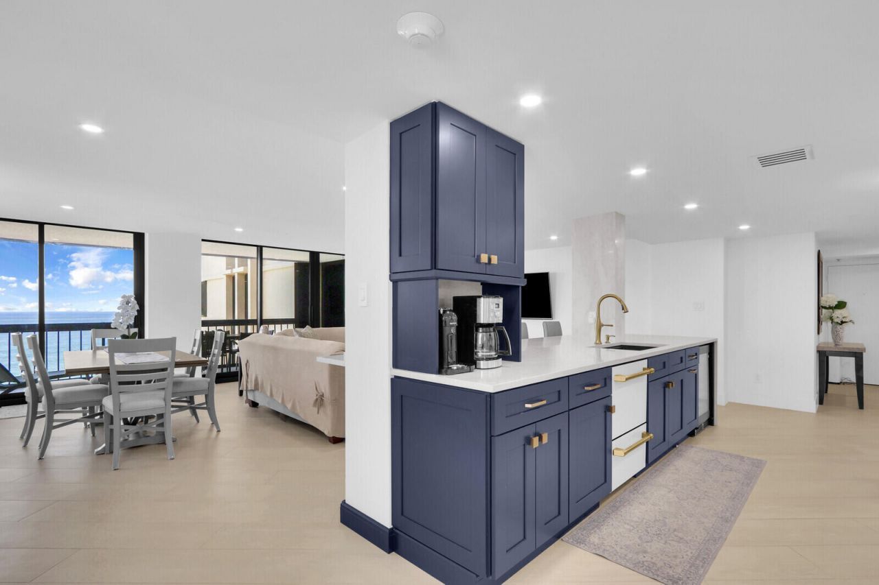5380 N Ocean Drive, Unit 17e, Singer Island, FL 33404 Photo