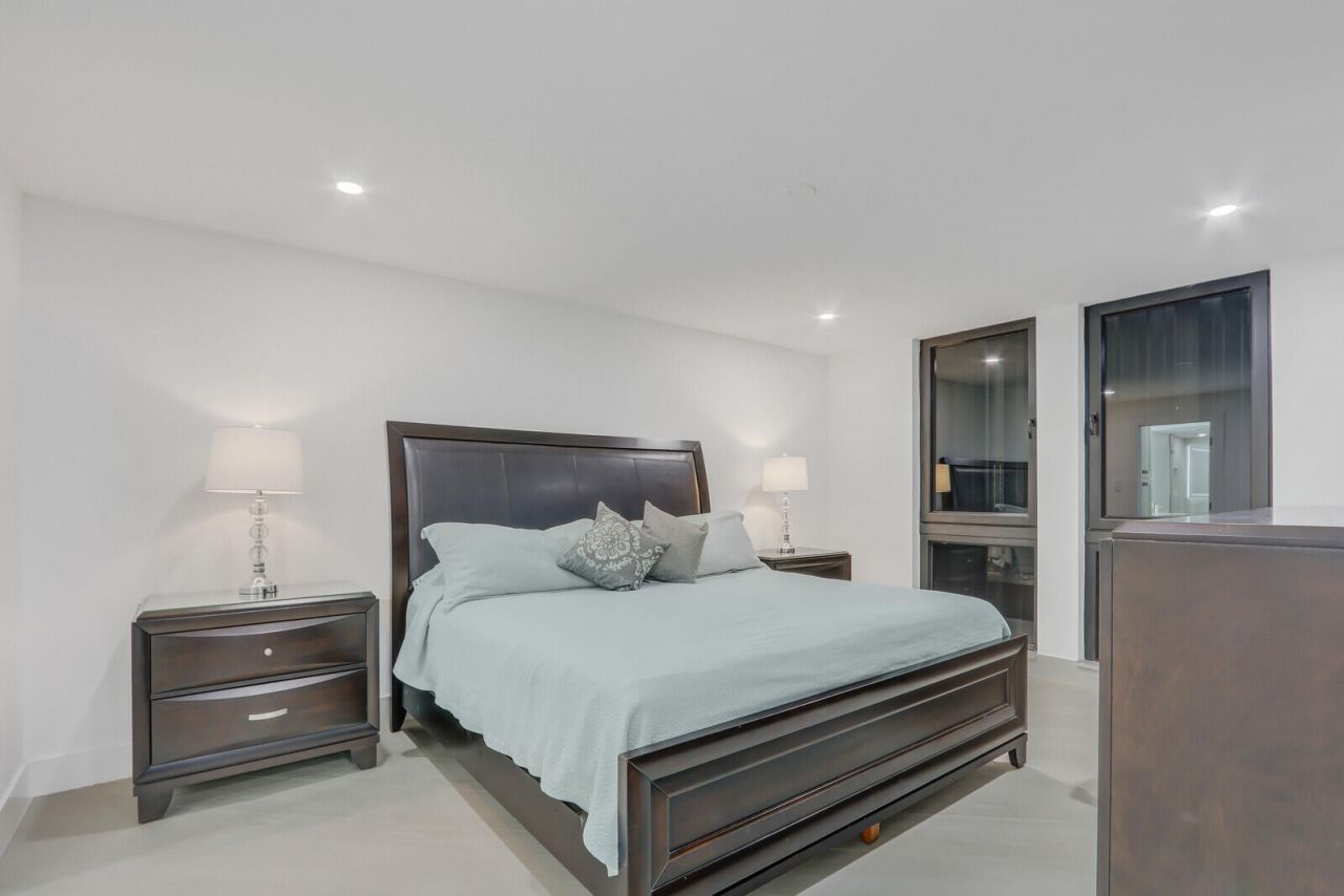 5380 N Ocean Drive, Unit 17e, Singer Island, FL 33404 Photo