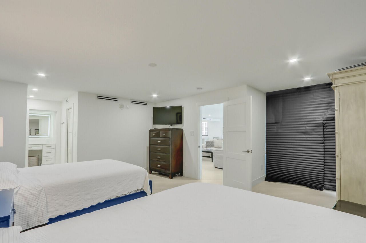 5380 N Ocean Drive, Unit 17e, Singer Island, FL 33404 Photo