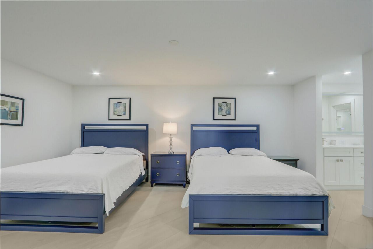 5380 N Ocean Drive, Unit 17e, Singer Island, FL 33404 Photo